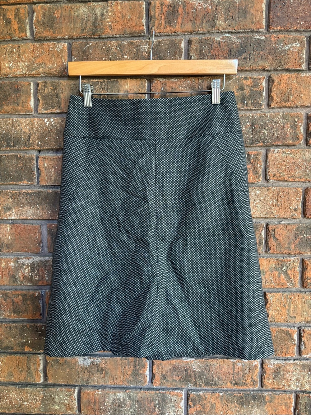 Banana Republic. A-Line Women's Wool Skirt in Charcoal Gray